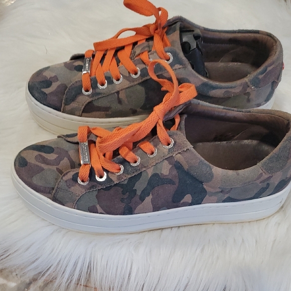 J Slides Camouflage Sneakers with Orange Laces - Picture 3 of 13